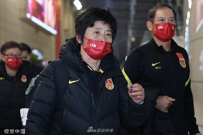 老年片将老人的寓言保全于有限的画面空间、有限的胶片长度中，并通过镜头将寓言的目光注入观众的感觉和思维。